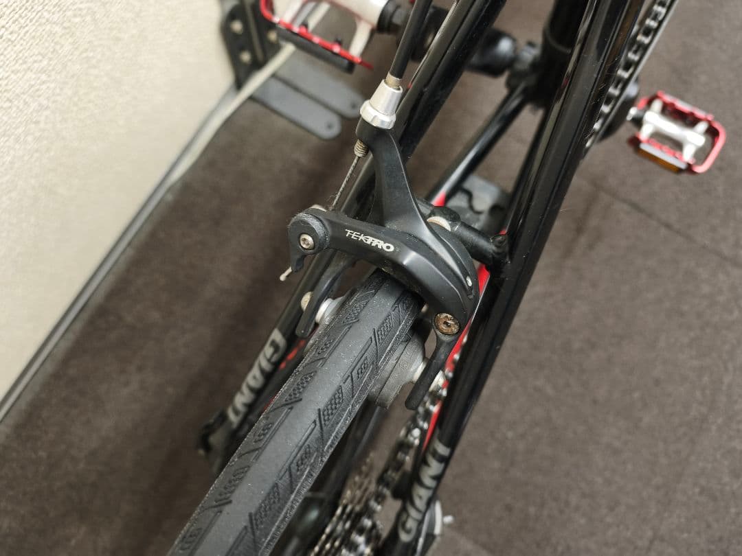 GIANT IDIOM Mサイズ 20インチ ブラック/レッド