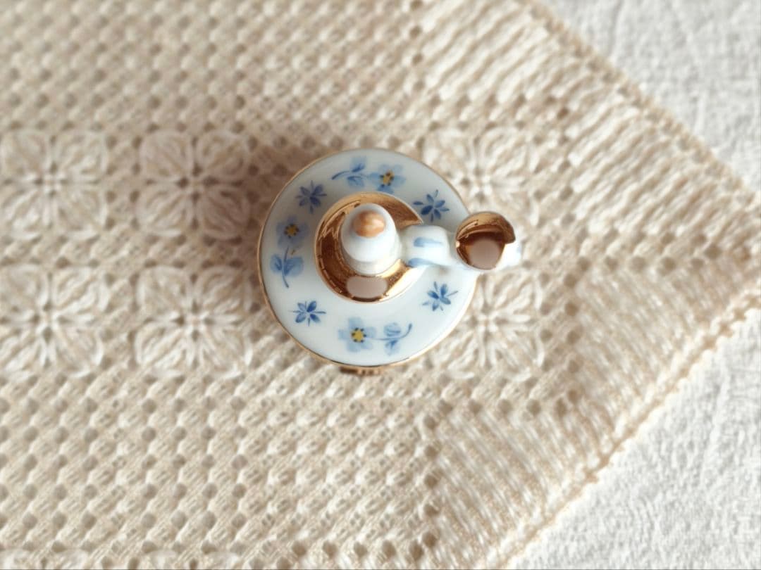 vintage case ❀ 陶器製 キャンドル型の ジュエリーケース