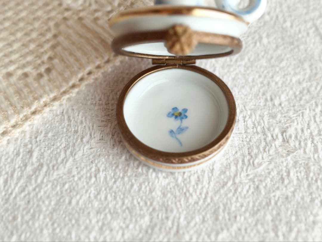 vintage case ❀ 陶器製 キャンドル型の ジュエリーケース