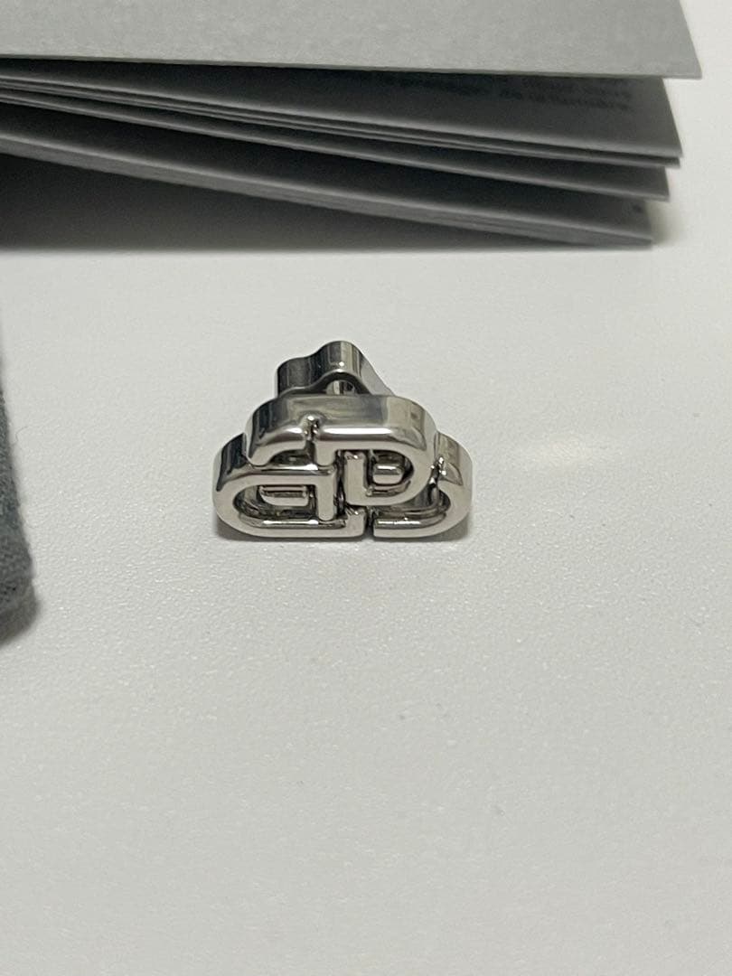 BALENCIAGA バレンシアガ BB ロゴ ピアス シルバー 片耳 - メルカリ
