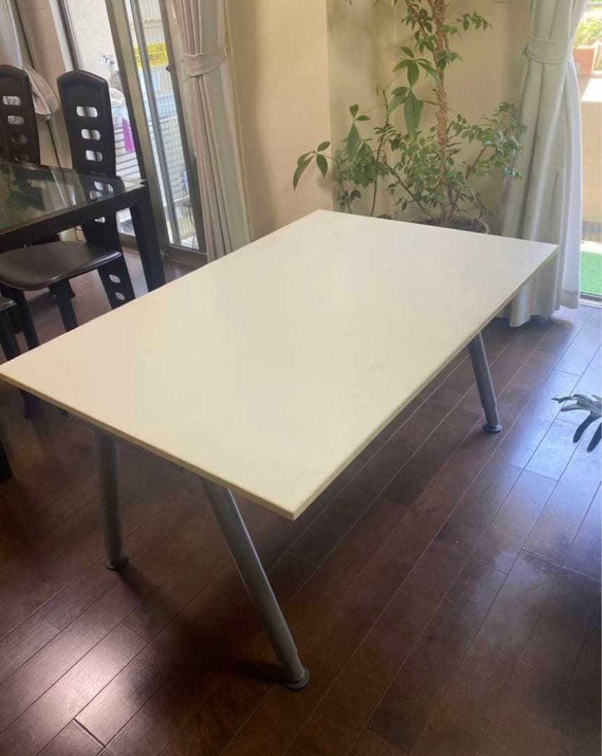 IKEAのホワイトデスク(高さ調節可能) PÅHL ポール デスク, ホワイト, 96x58 cm - IKEA