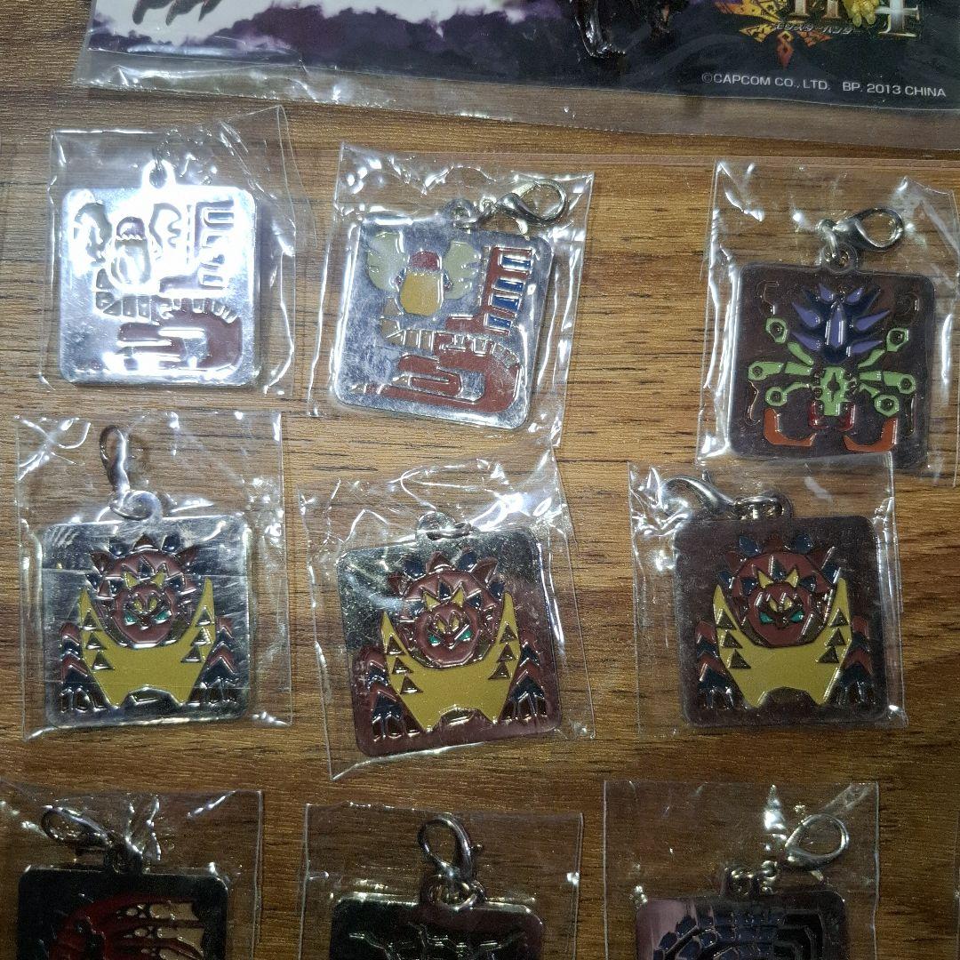 モンスターハンターMONSTERHUNTER メタルチャームキーホルダーフィギア