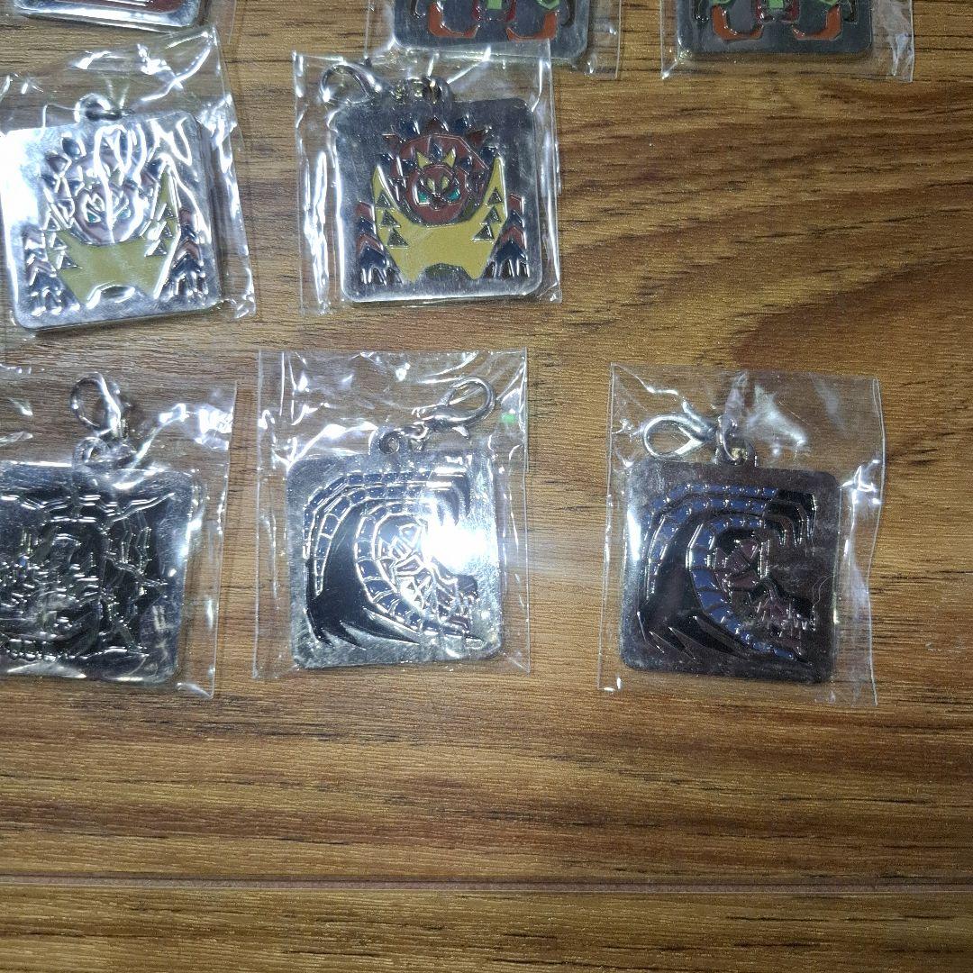 モンスターハンターMONSTERHUNTER メタルチャームキーホルダーフィギア