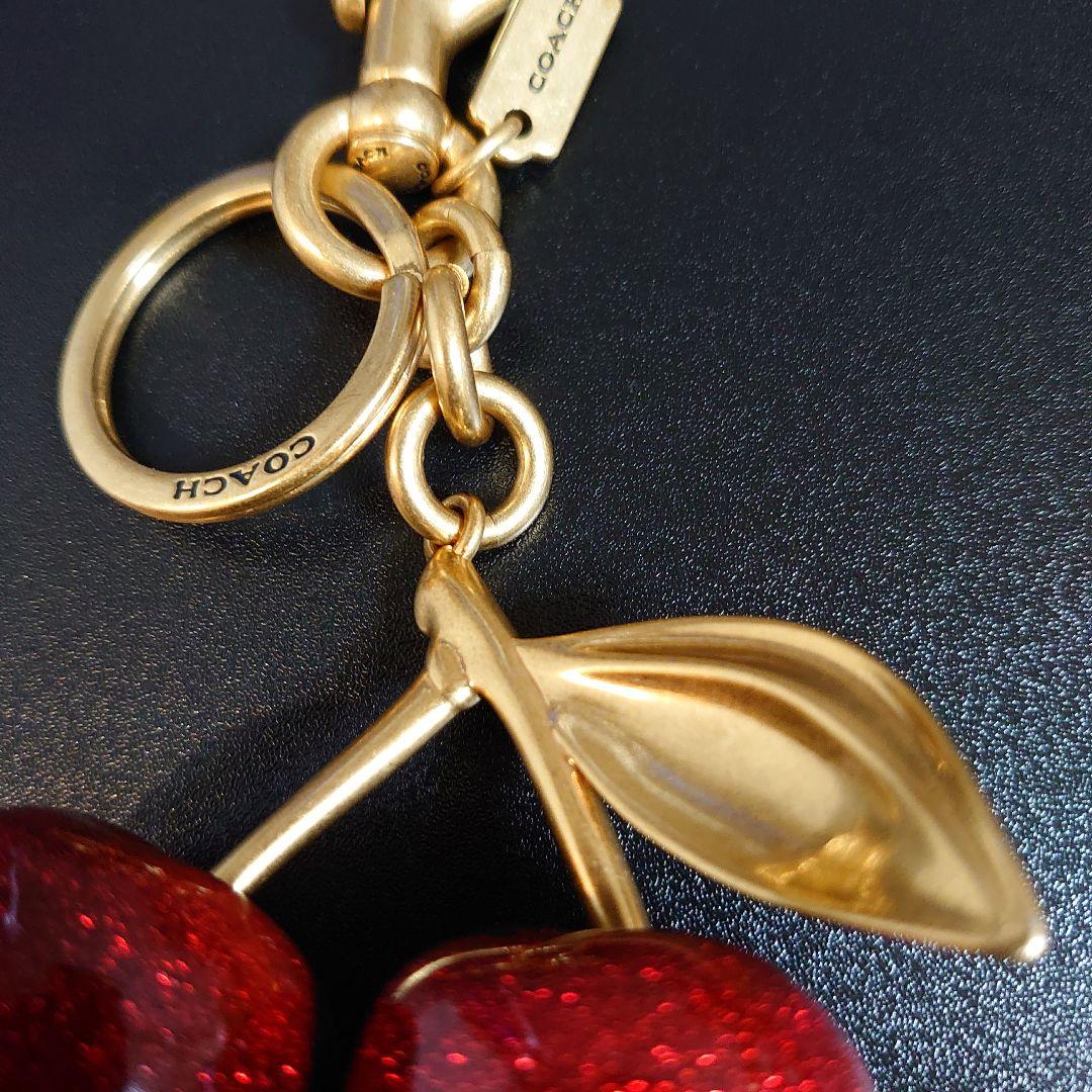 COACH コーチ チャーム キーホルダー さくらんぼ チェリー 赤 - メルカリ