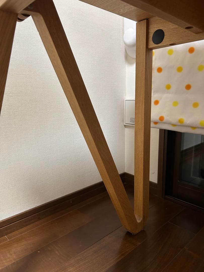 小泉 誠 さん デザイン TEKU-TAKE 机 無垢