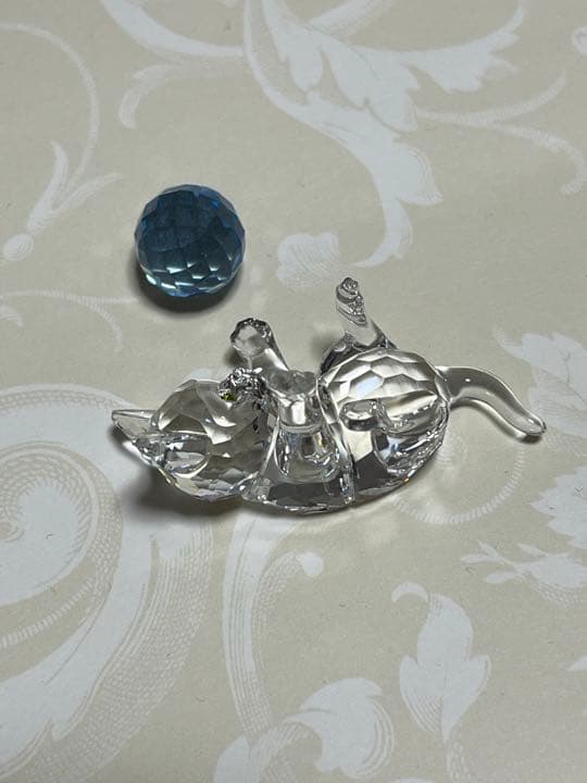 Swarovski クリスタル 子ネコ(ブルーボール) 廃盤品 - メルカリ