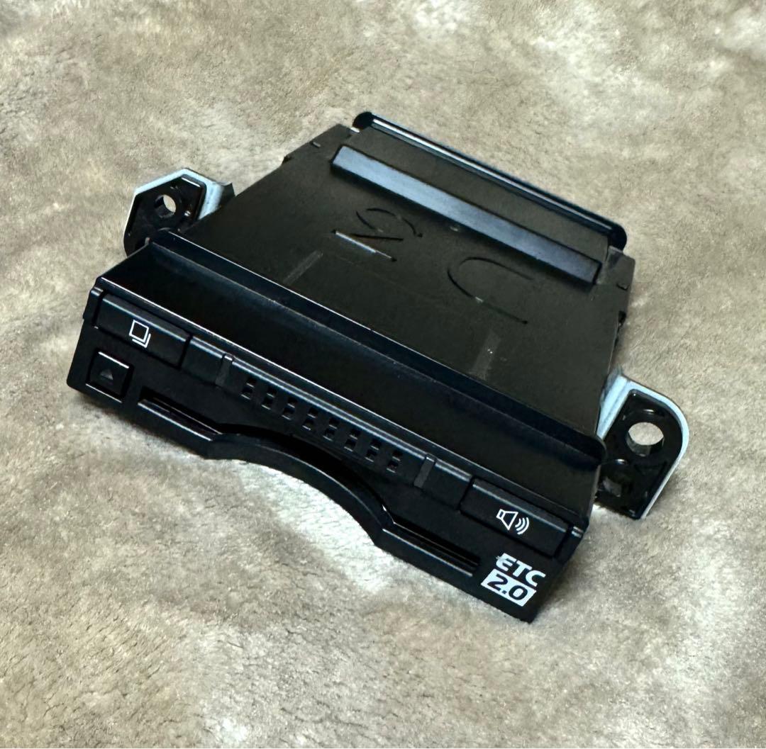 トヨタ 車載器 ETC 2.0 ビルトイン 86980 - 47040 デンソー - メルカリ