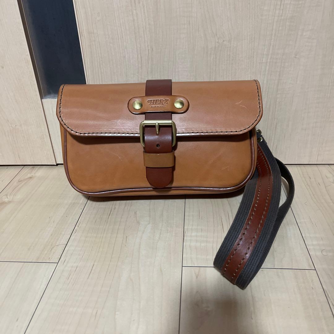 HERZ 一本ベルトのクラシックボディバッグ（F-4) - メルカリ