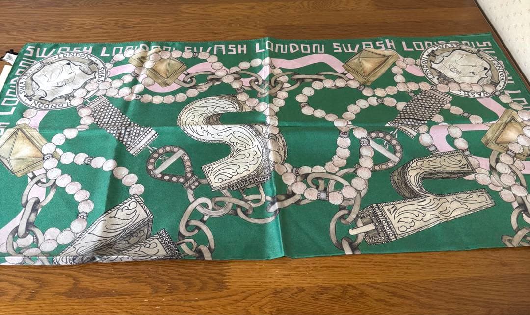 ☆新品☆SWASH LONDON 大判シルクスカーフ ジュエリー グリーン
