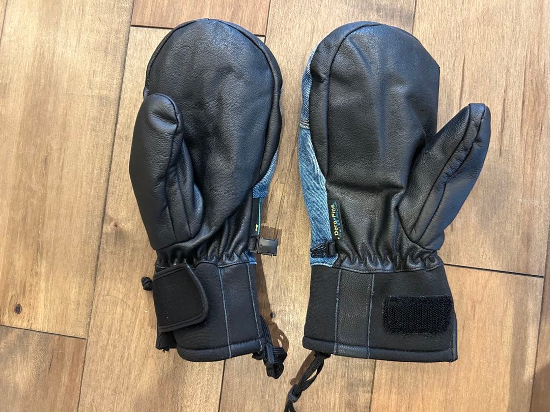 マークゴンザレス×ニューエラ エクスニスクNatura Mitt スノボウエア