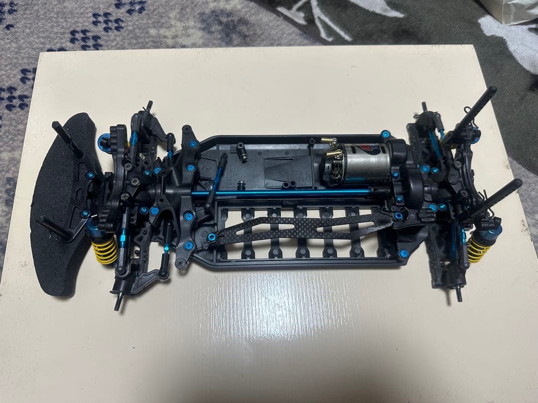タミヤ　TB-03 オプション付き Amazon.co.jp: タミヤ TB03 シャーシ オプションパーツ多数付 ドリフト