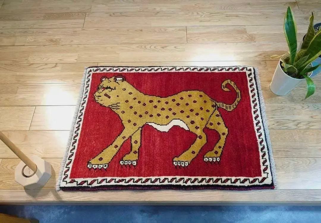 トライバルラグ　アマレバフト　87×63　茜色　ヒョウ