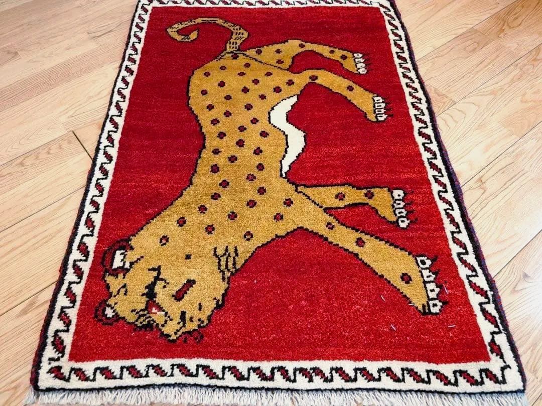 トライバルラグ　アマレバフト　87×63　茜色　ヒョウ