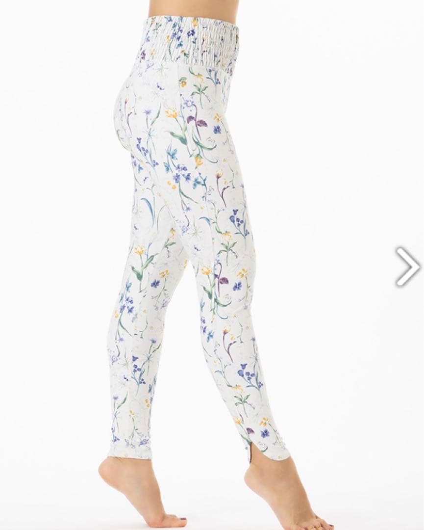 スカーラボタニカルシャーリングブラトップ、レギンスセット