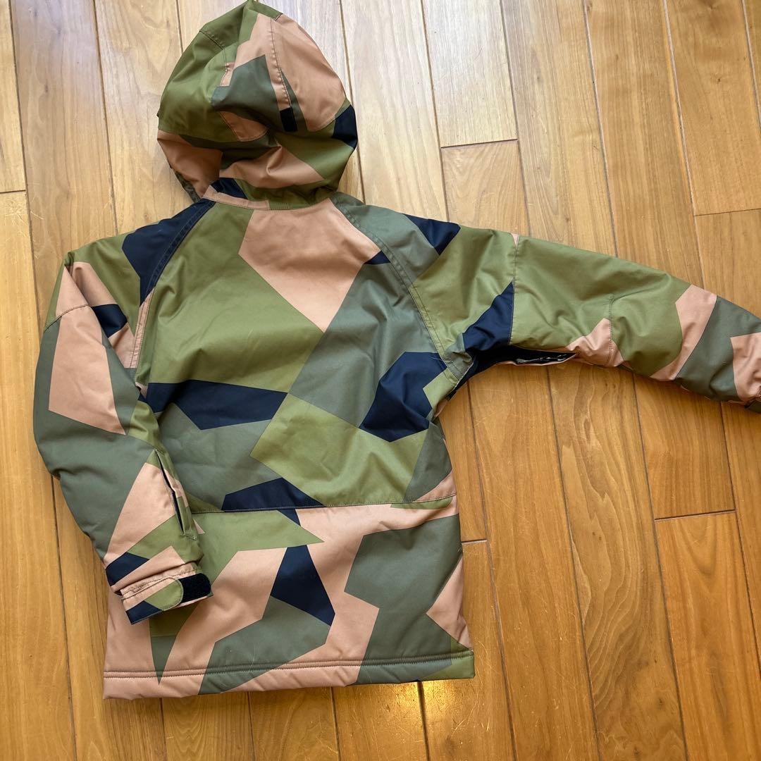 美品︎ONEILL 子ども用スノーボードウェア上下セット 128cm 迷彩柄 美