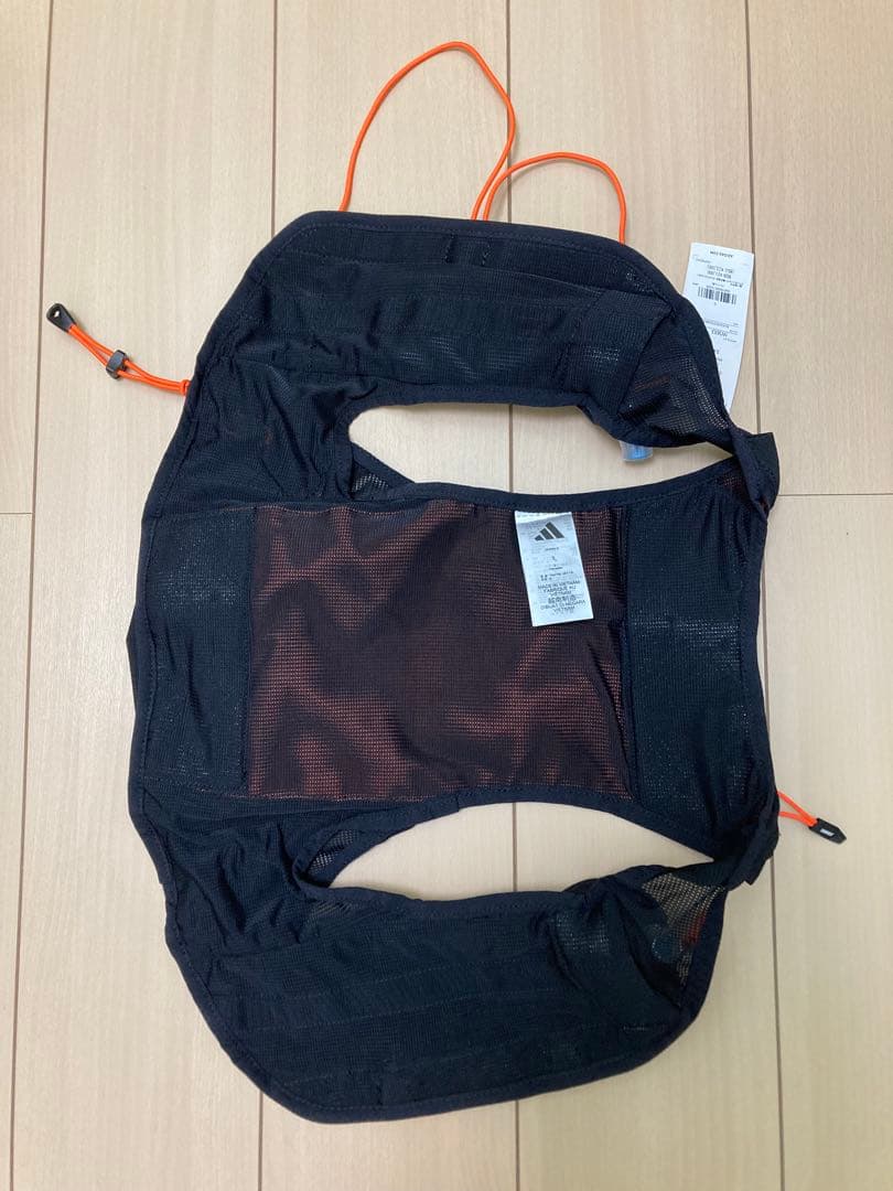 新品未使用 アディダス テックロック ベスト 12L Sサイズ