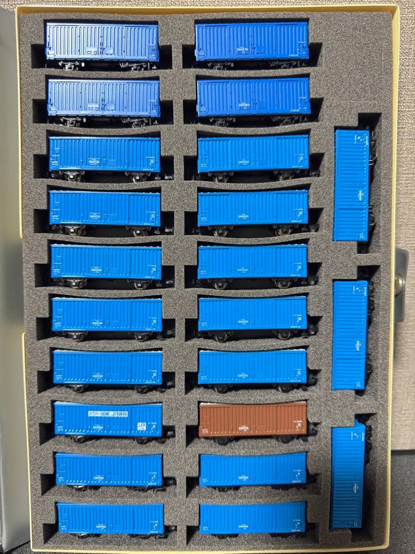 KATO TOMIX ワム 380000 80000 23両セット 金の貨車・銀の貨車セット（ワム80000) が入線しました。 KATO 29-760