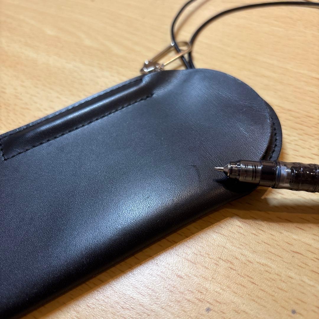 Kearny leather grass case