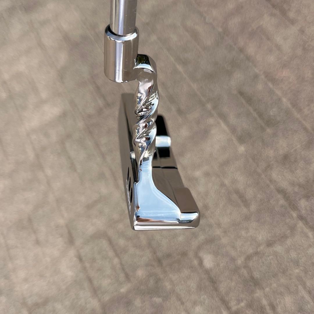 スタジオセレクト ニューポート2 ツイストネック ミラーフィニッシュ