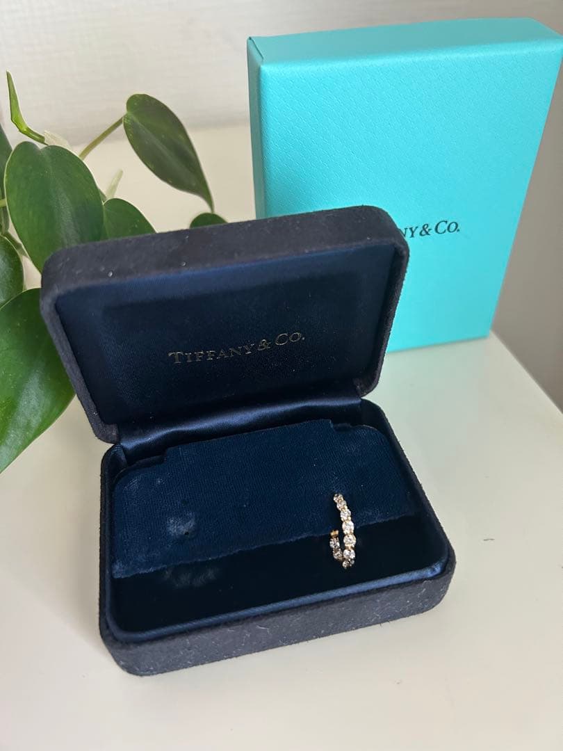TIFFANY&COティファニー インサイドアウトフープピアス 片耳 TIFFANY&COティファニー インサイドアウトフープピアス 片耳