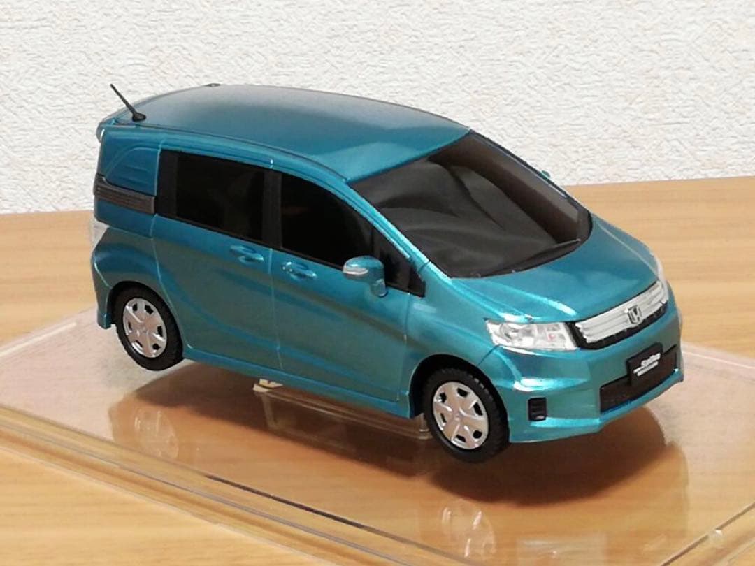 ホンダ フリードスパイク ハイブリッド カラーサンプル ミニカー