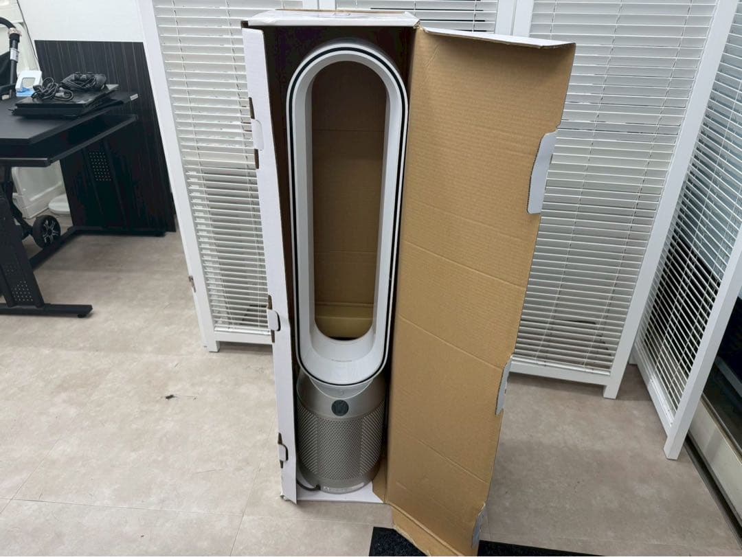 Dyson Pure Cool TP07 空気清浄ファン　中古品 nk01 Dyson Pure Cool Fan Tower TP07 HEPA Air Purifier w. Remote - White