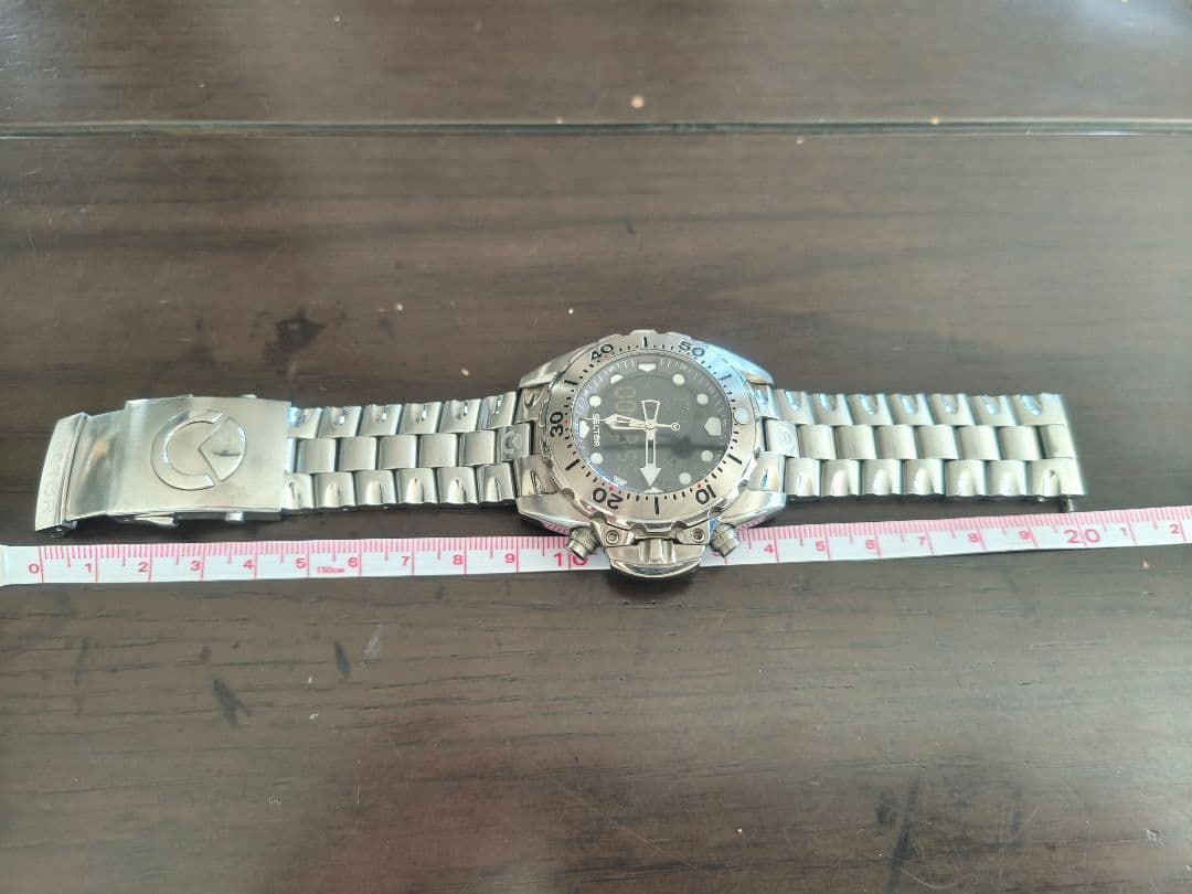 激レア/美品】SECTOR 600 アナデジ サファイアガラス リューズガード