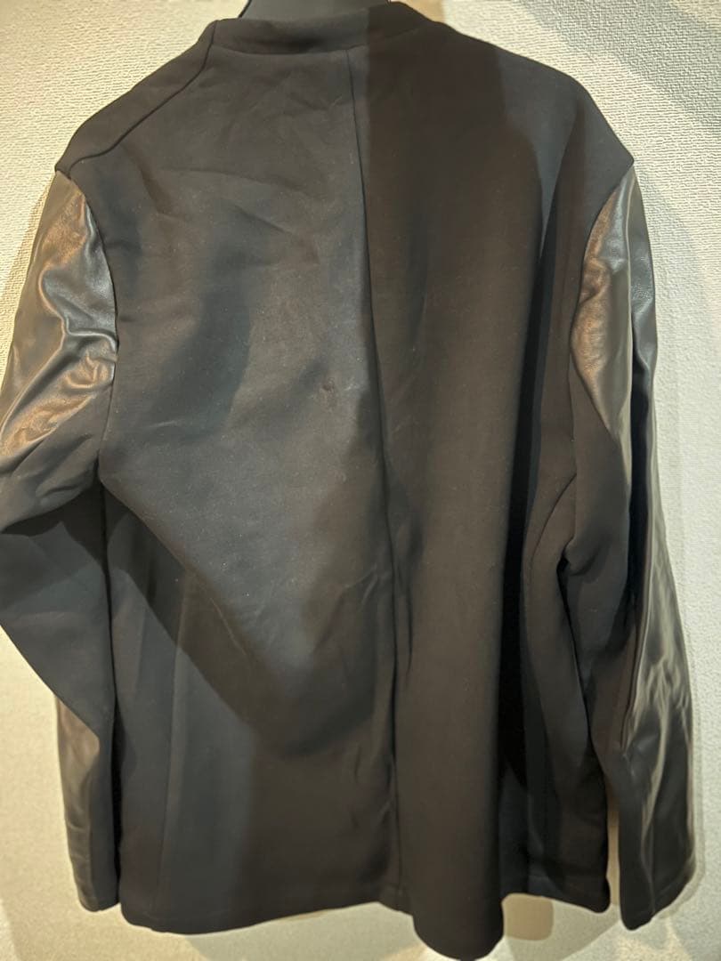 人気！1PIU1UGUALE3 RELAXレザースリーブノーカラージャケットの通販は