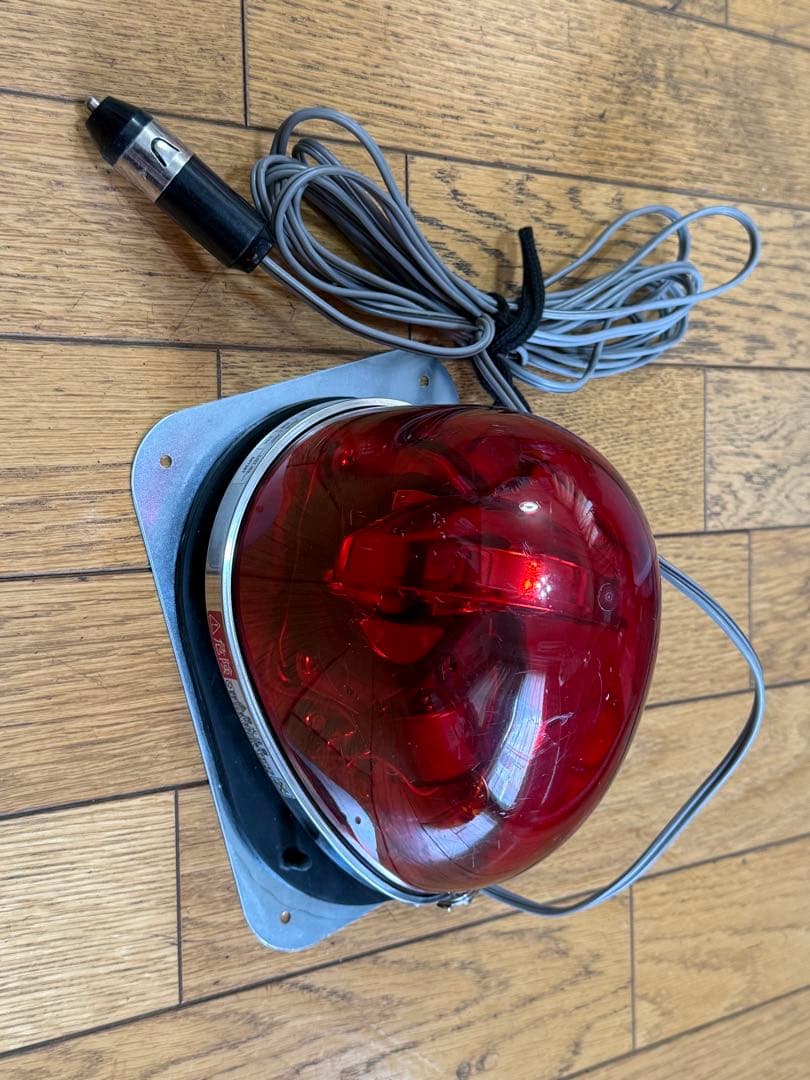 HKFM 101 G 赤色回転灯12V 覆面 パトカー 解体発生品 パトライト