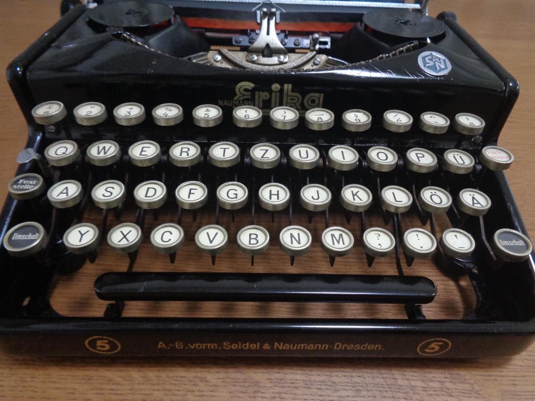 専用　実働品　Erika 5 エリカタイプライター QWERTYZ配列