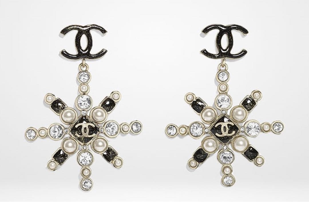 CHANEL 雪の結晶モチーフ ピアス
