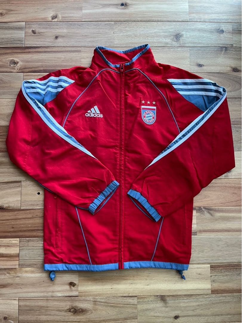 adidas バイエルン 上下 ジャージ 赤 アディダス FCバイエルン トラックパンツ（ジャージ） - レッド