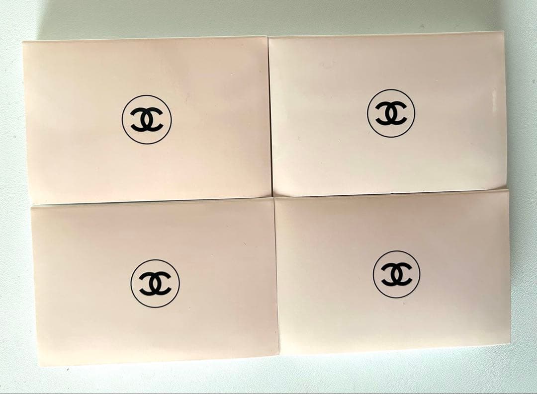 CHANEL ルブラン ブライトニングコンパクトB10ファンデサンプル 4個
