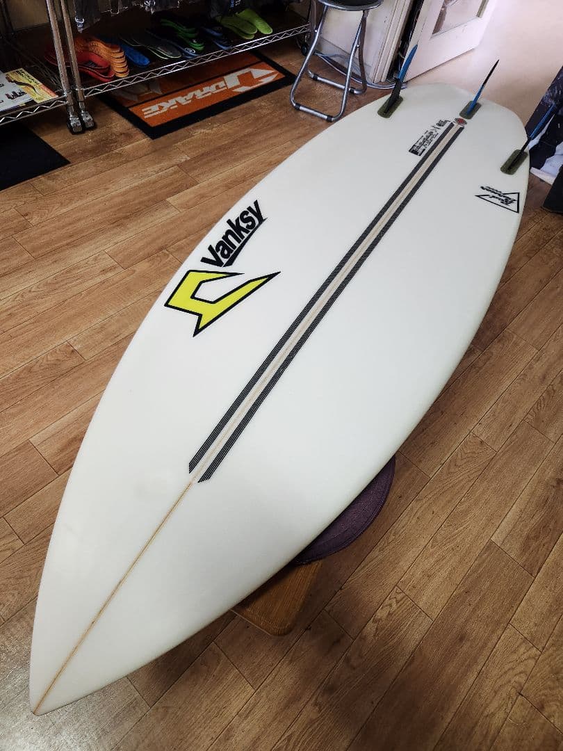 ジャスティス、レッドバーナー5´9 (フィン付)