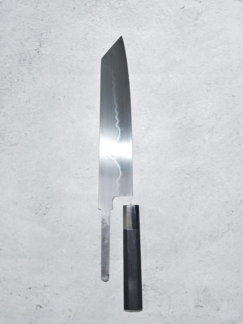 ゆ*中様 楓*様 本焼 切付牛刀 包丁 225mm 牛刀 SLD 浪 ニッケルダマスカス 焼漆柄 210mm – MUSASHI