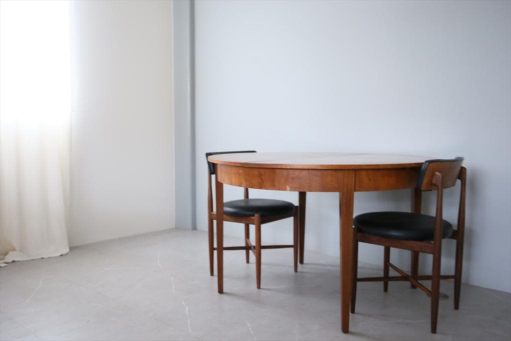 英国アンティーク伸張式ラウンドダイニングテーブル⁄エクステンション