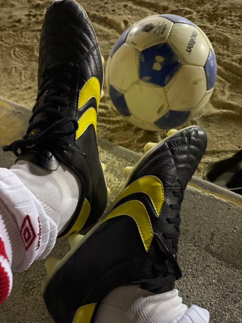 28.0YASUDA サッカーシューズ 黒/黄色 スパイク