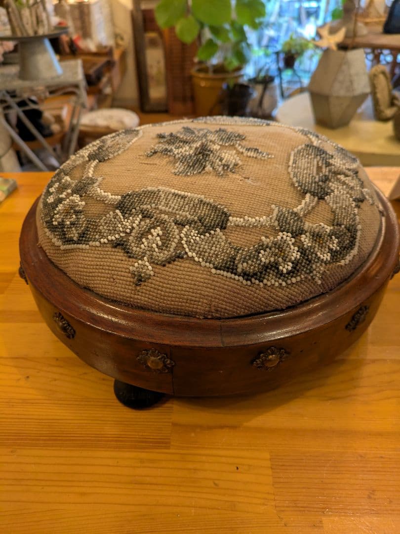 ビーズ刺繍フットレスト 楽天市場】【SALE】 らくちくフェルト ビーズ刺繍スターターセット