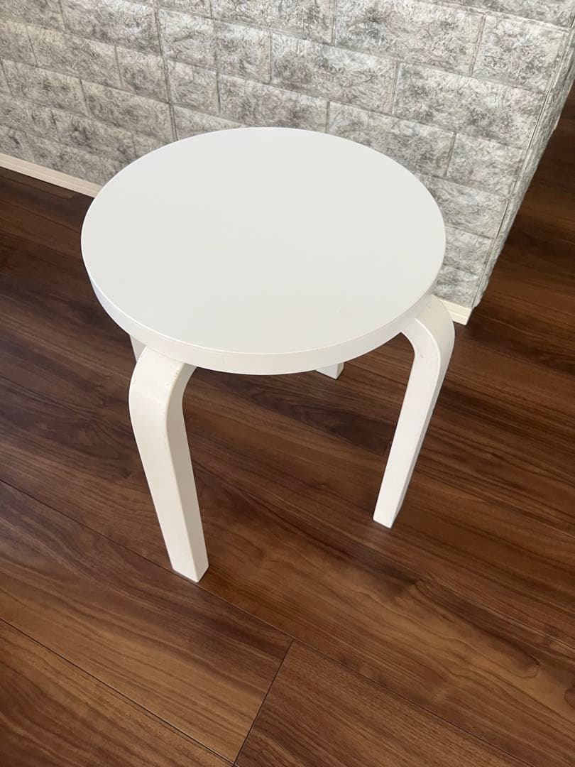 Artek Stool60 アルテック スツール60 ホワイト Artek Alvar Aalto Stool 60 - Three-Legged - White Laminate - Artek