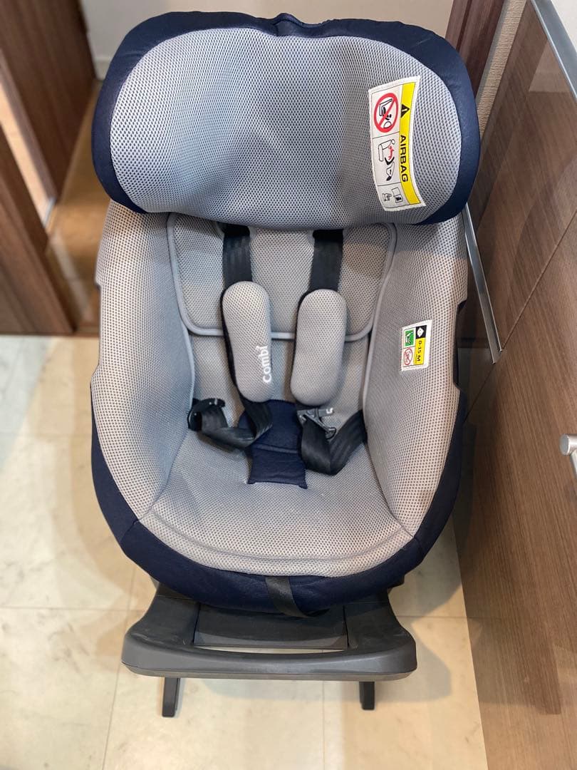 Combi 車用チャイルドシート リクライニング機能付き Combi（コンビ） チャイルドシート ISOFIX 回転式 新生児 から 4歳