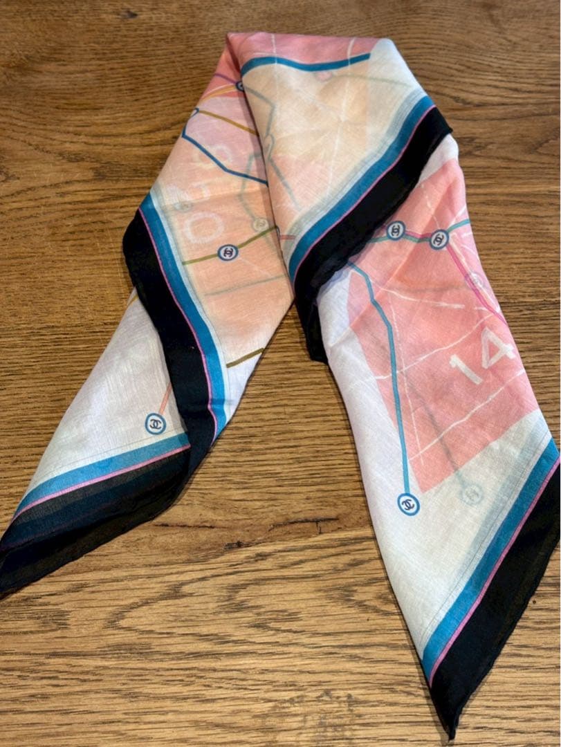 美品】CHANEL パリ20区 地図デザイン スカーフ 56✖️55セ