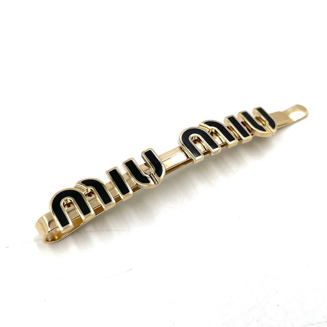 《超美品》MIUMIU ロゴ入り ヘアピン ヘアクリップ ゴールド金具 袋付き