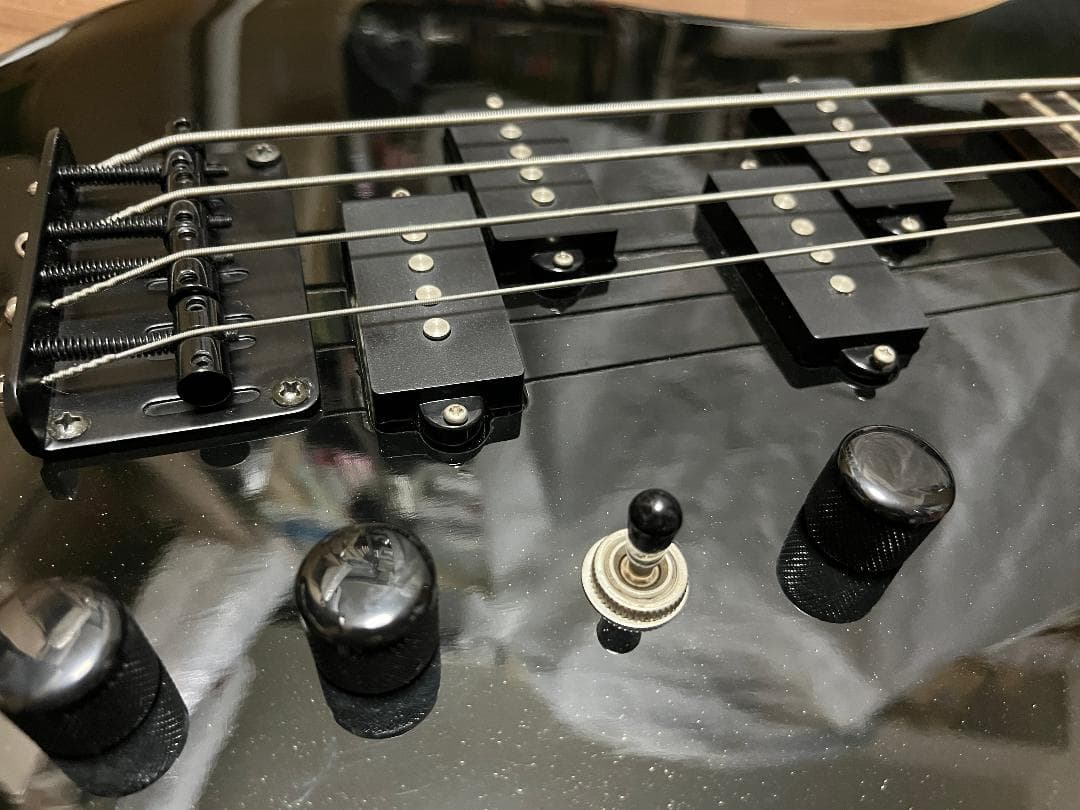 B.C.Rich Eagle BASS Black ケース付属　イーグル　ベース