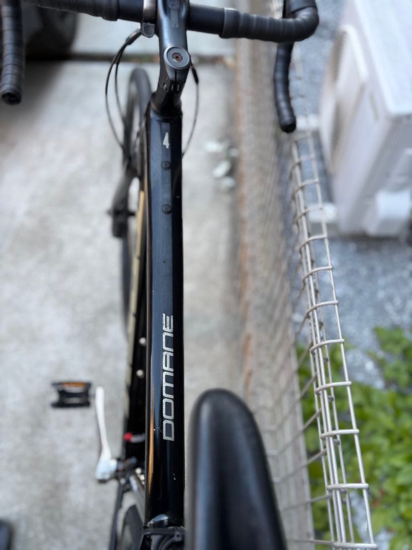 Trek ブラック ロードバイク Tiagra