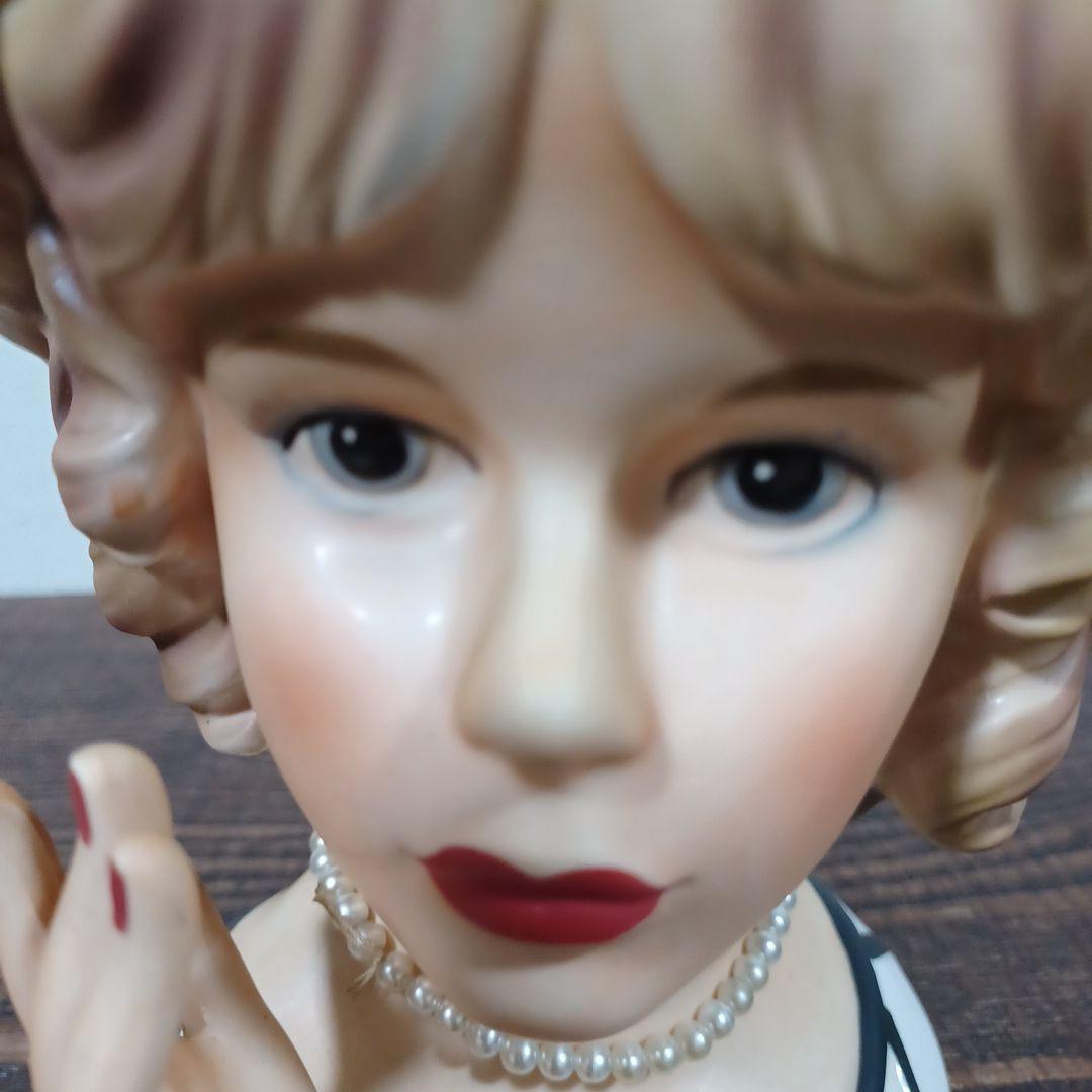 ビンテージ レディヘッドベース 白い帽子を被った女性の陶