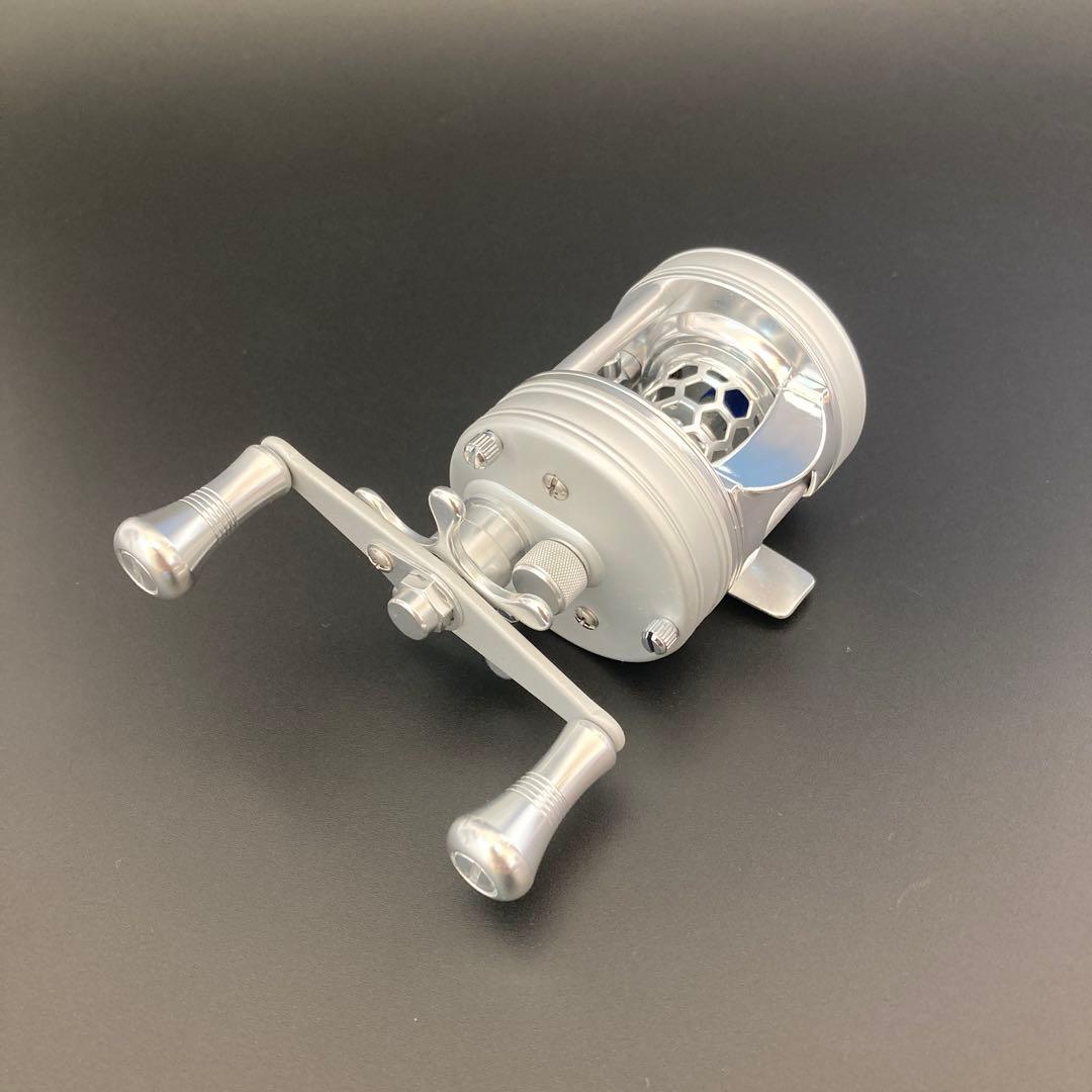 新品】渓流ベイトリール 丸型リール トラウト用 シルバー 銀 オールド