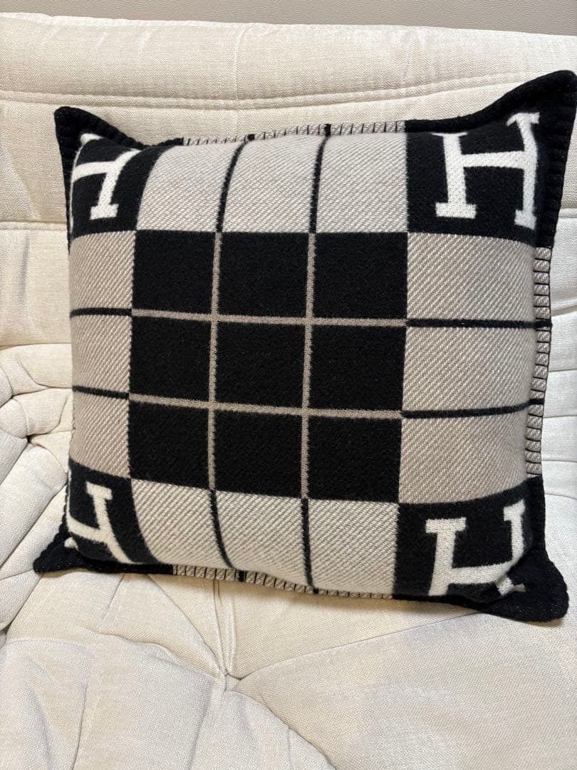 【未使用】HERMES クッション 《アヴァロンIII》 PM