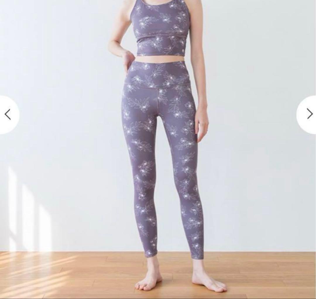 花柄パープル ヨガ　レギンスMサイズ ヨガ パンツ レギンス 花柄 美脚 yoga ジム ヨガウェア スパッツ