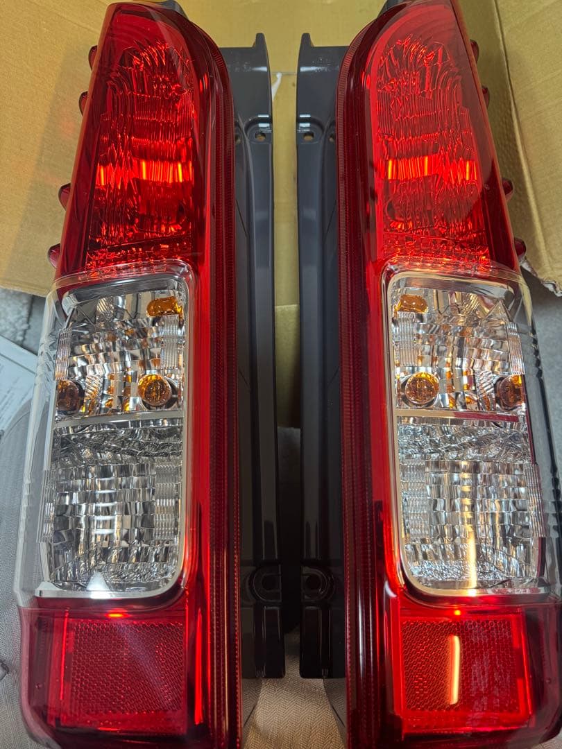 200系 ハイエース　テールランプ ハイエース LEDテールランプ 保安基準適合 Eマーク取得 1年保証