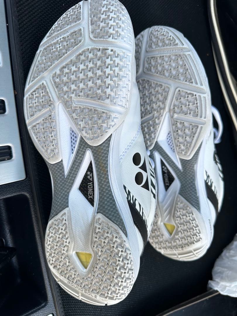 【入手困難】桃田賢斗モデル YONEX バドミントンシューズ 26〜26.5cm